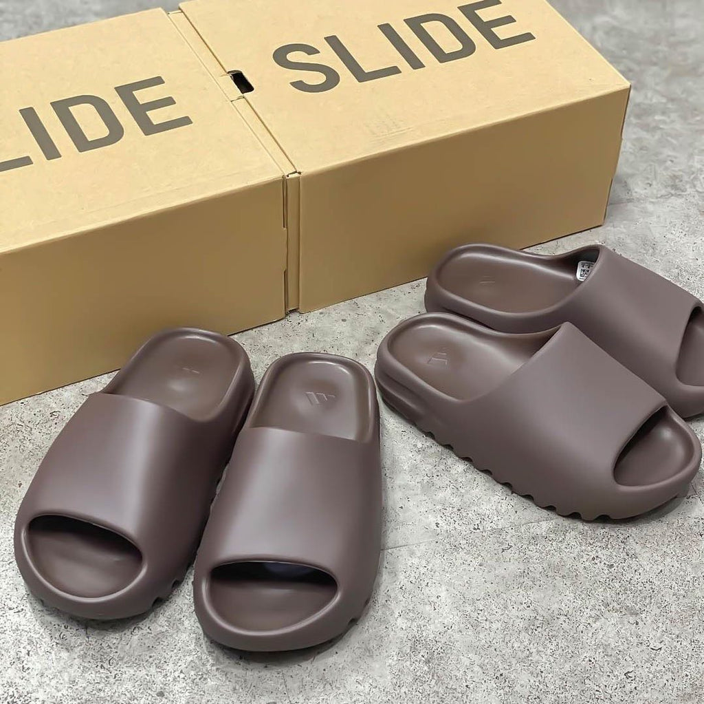 Yeezy Slide 'Soot'